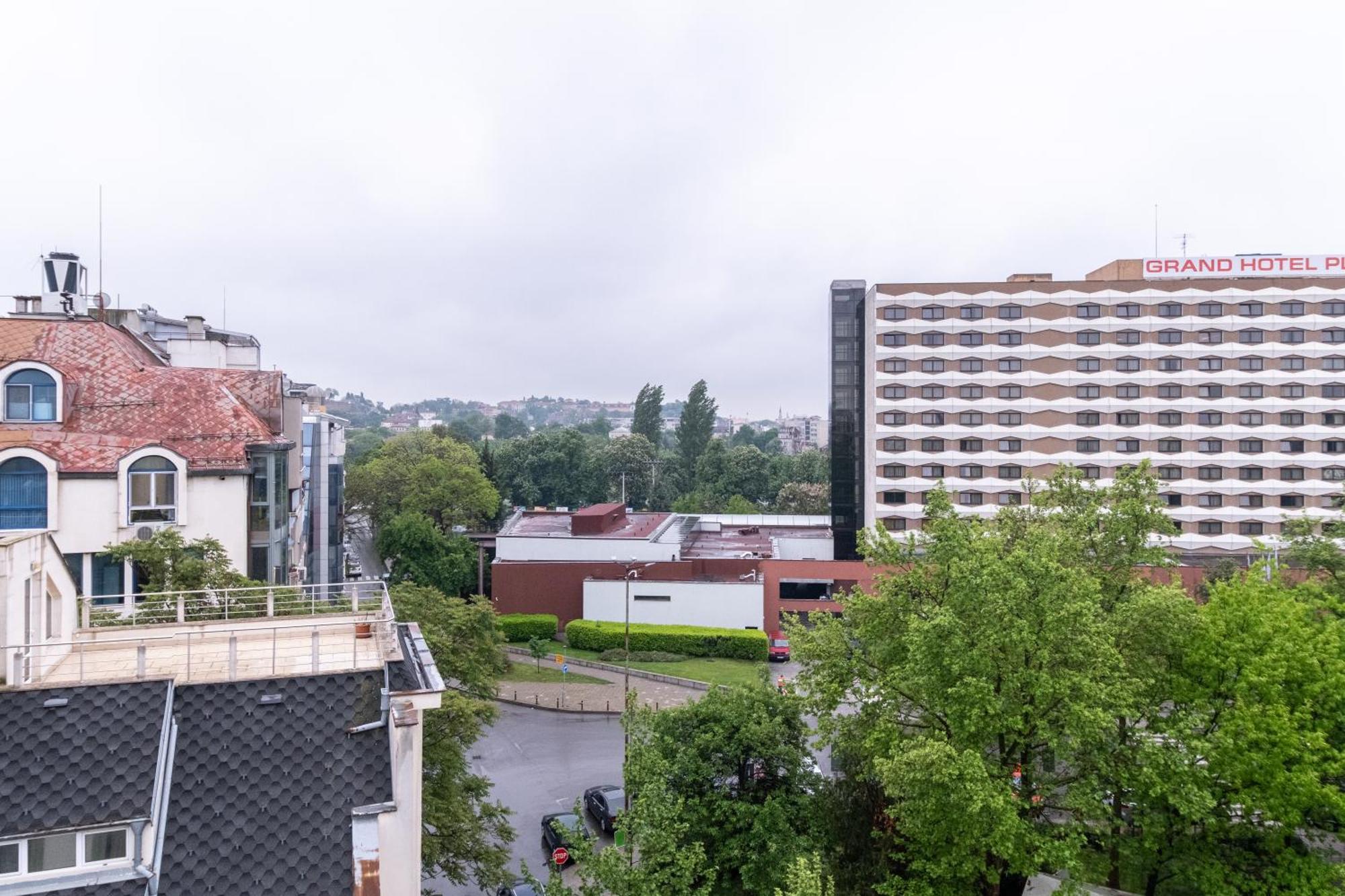 Modern 1-Bedroom Apartments Пловдив Екстериор снимка